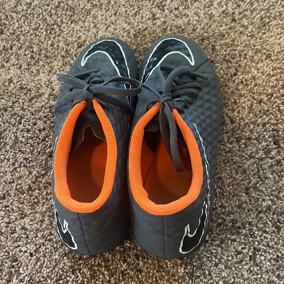 Nike Hypervenom soccer cleats, women's size 7. - Picture 4 of 8